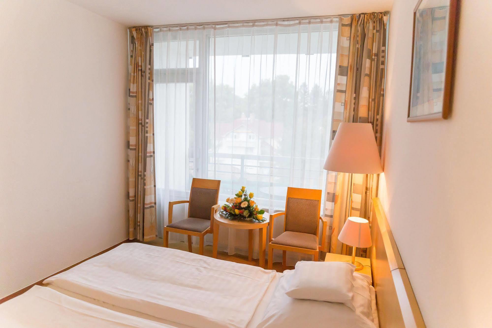 Hunguest Hotel Panorama Heviz Bagian luar foto