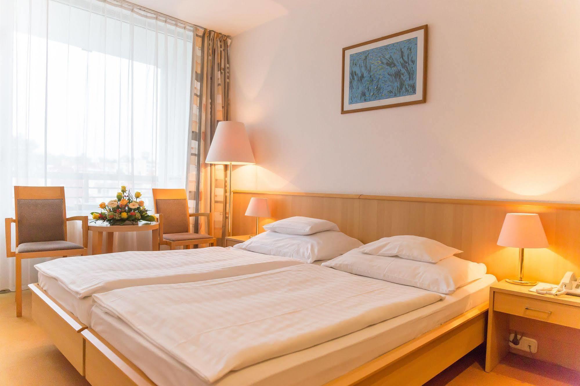 Hunguest Hotel Panorama Heviz Bagian luar foto