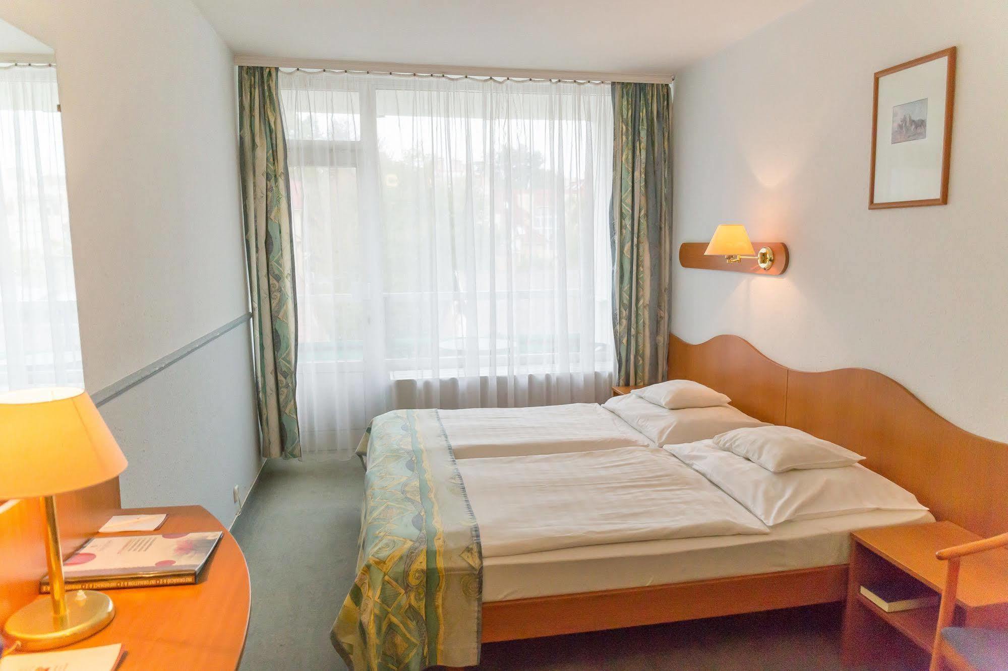 Hunguest Hotel Panorama Heviz Bagian luar foto