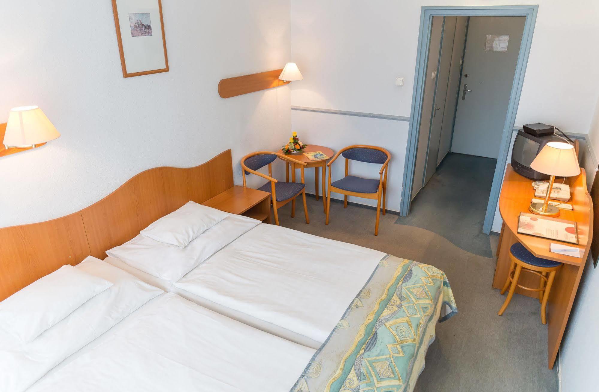 Hunguest Hotel Panorama Heviz Bagian luar foto
